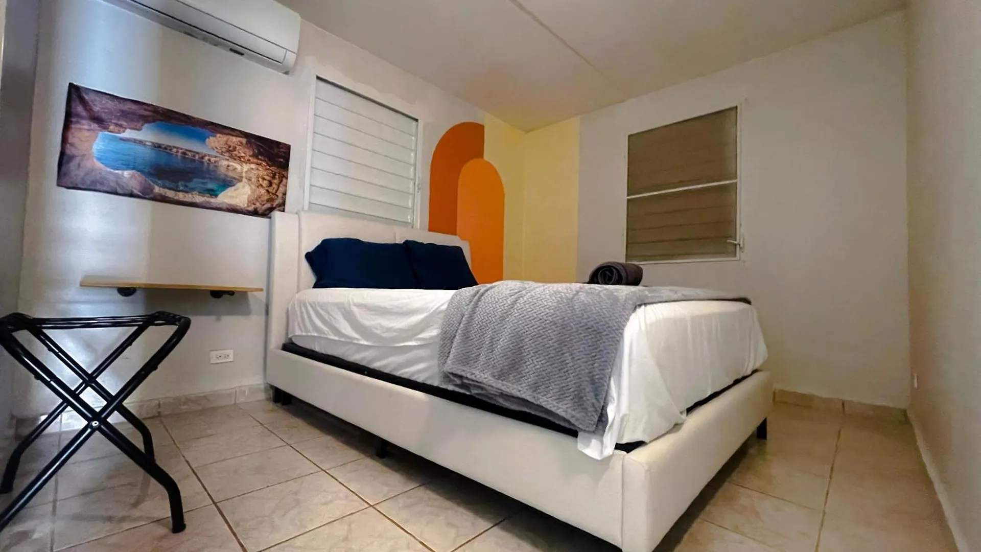 Holiday home Large Group Stay For 15 Guests Near Beaches & Airport Carolina